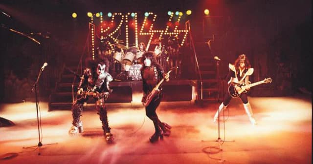 Ile trwa koncert KISS? Odkryj czas trwania występu zespołu Ile trwa koncert KISS? Odkryj czas trwania występu zespołu