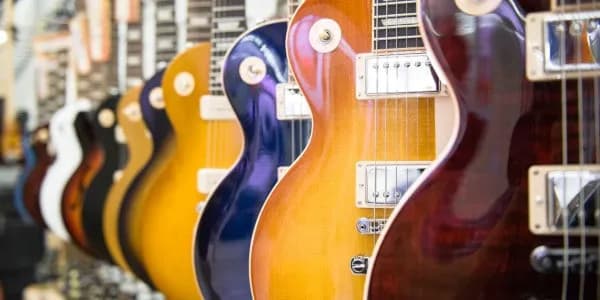 Kiedy powstała gitara elektryczna? Poznaj fascynującą historię instrumentu Kiedy powstała gitara elektryczna? Poznaj fascynującą historię instrumentu